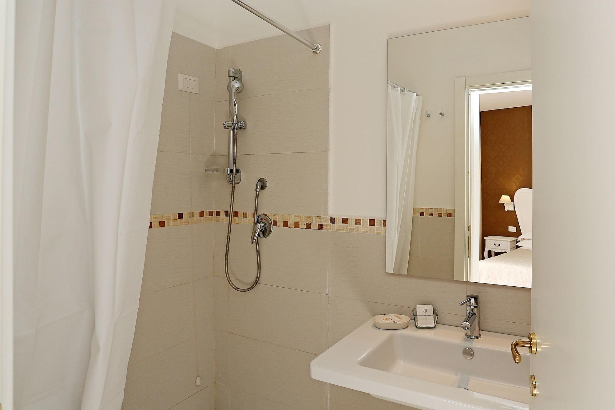 Daplace - Hqh Colosseo Gasthuis Rome